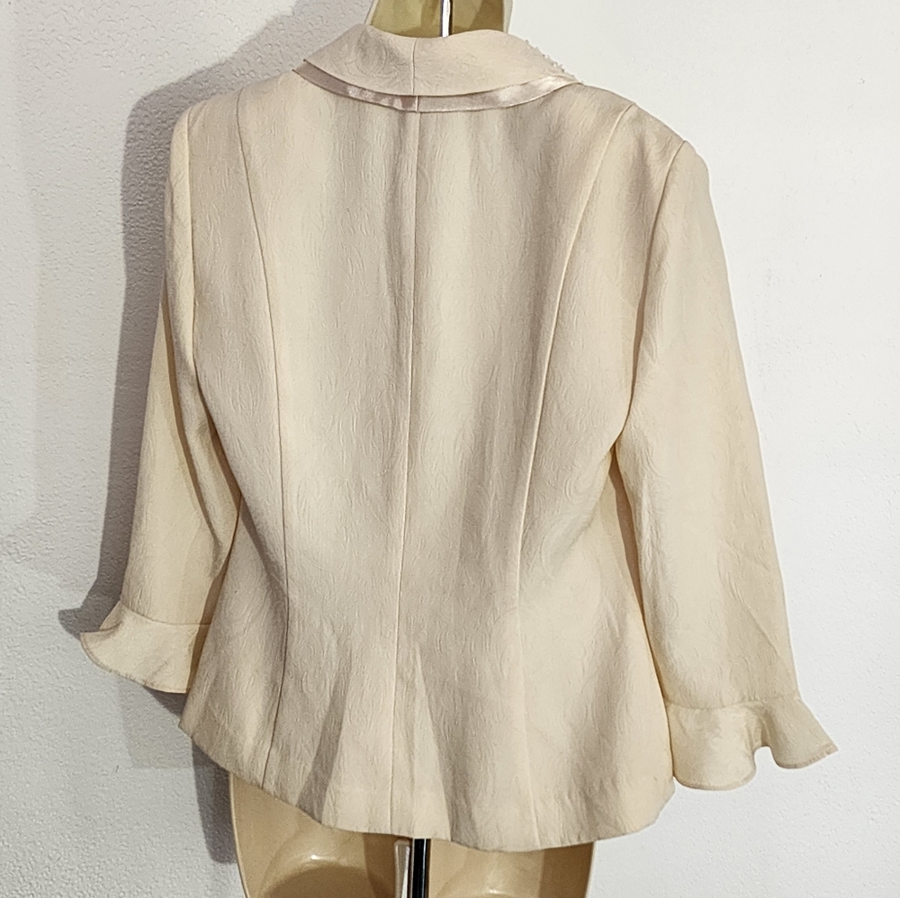Danny & Nicole Chic Blazer with Textured Bead And Faux Pearl Collar Cream Size 8 - Picture 9 of 17